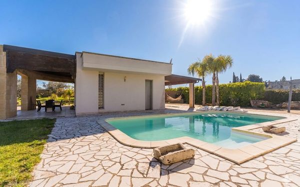 Villa mit Pool & 5.000 m² Grundstück im Salento für 320.000€