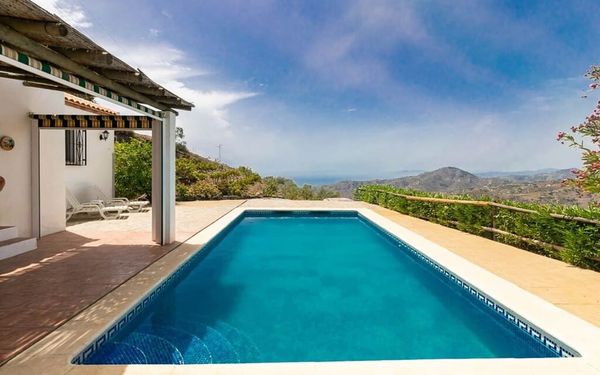 Finca mit Pool & atemberaubendem Panorama-Meerblick in Andalusien für 289.000€