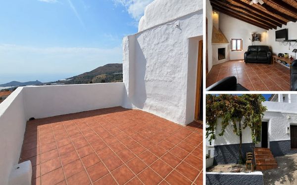 Dorfhaus mit Meerblick-Dachterrasse an der Costa Tropical für 125.000€