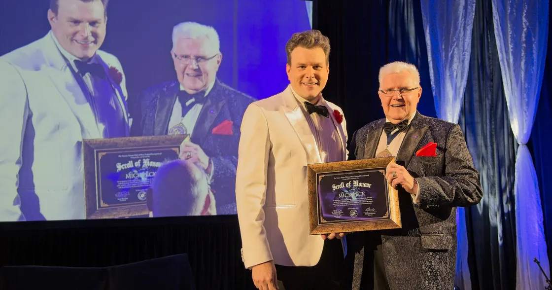 New Zealand Magician Wins Award