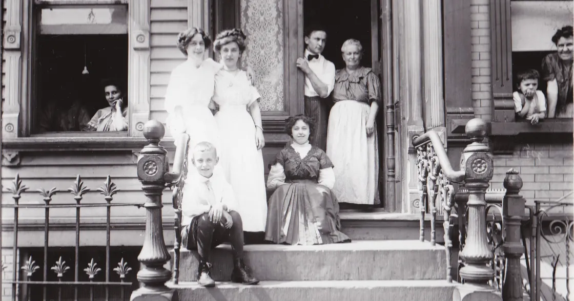 A 100-Year Séance at NYC’s Houdini’s House