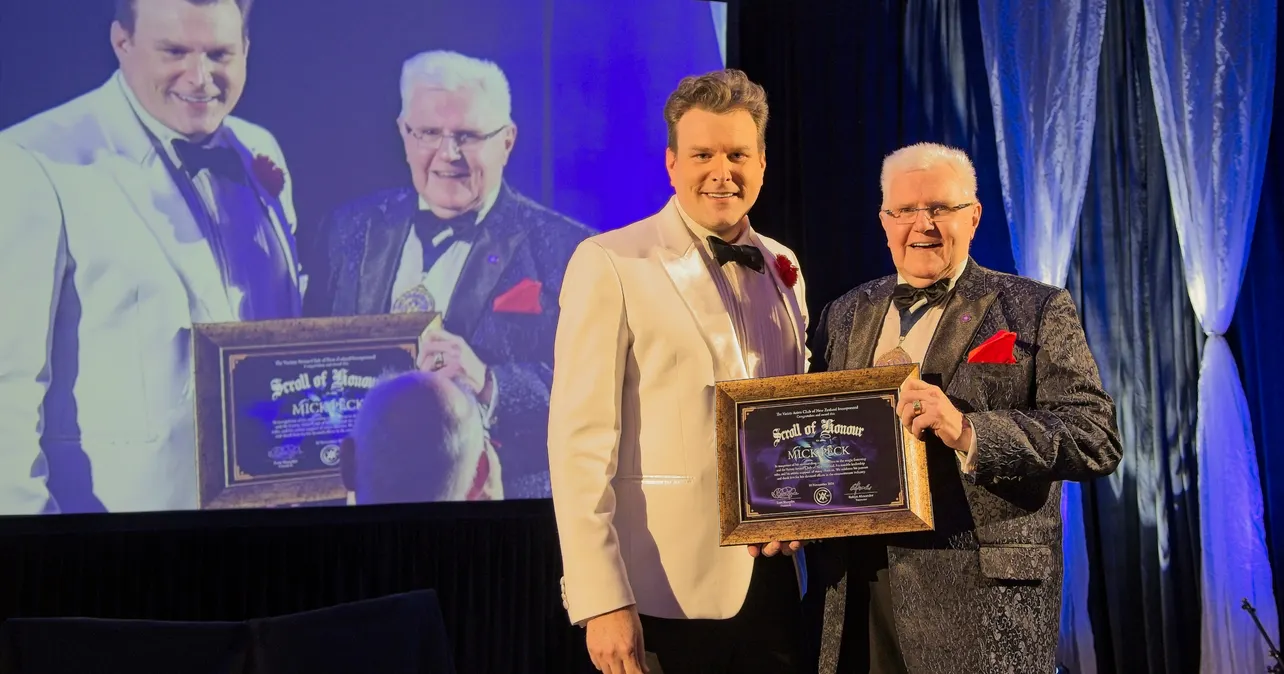 New Zealand Magician Wins Award