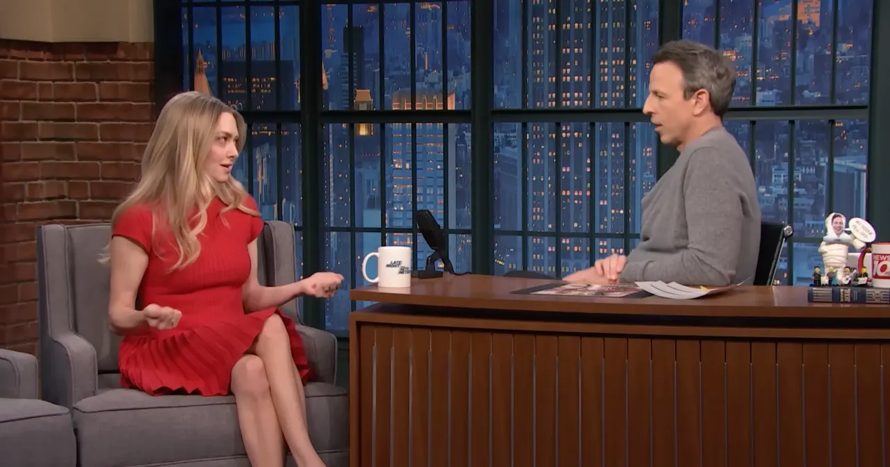 Amanda Seyfried Does Magic