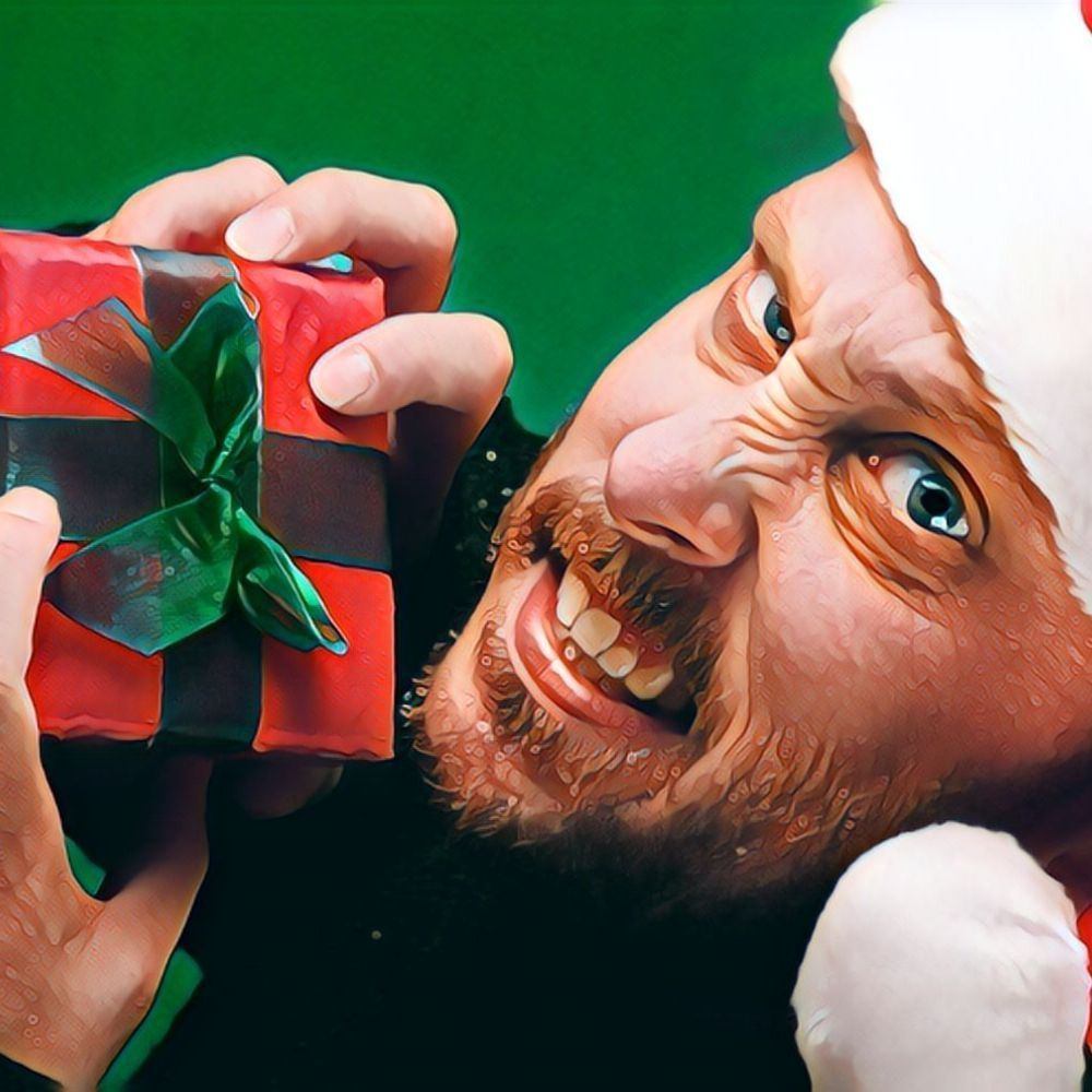 10 Perfect Gifts For The Office Grinch (That They'll Actually Like)