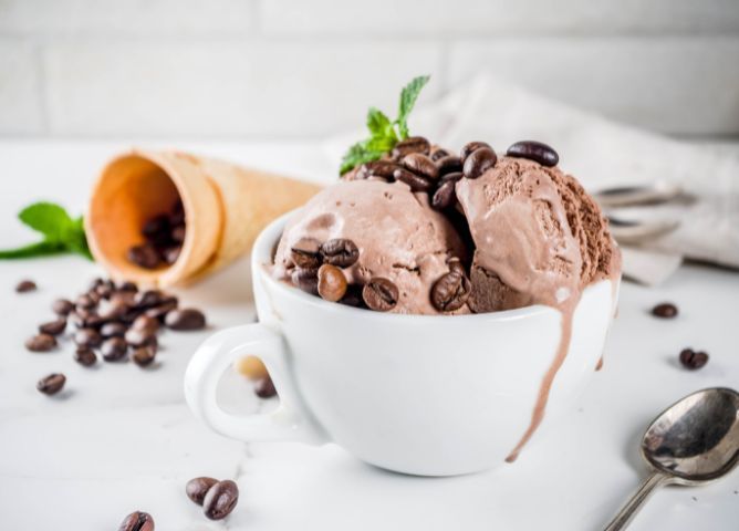 6 Delicious Ways to Turn Your Coffee into Ice Cream Coffee!