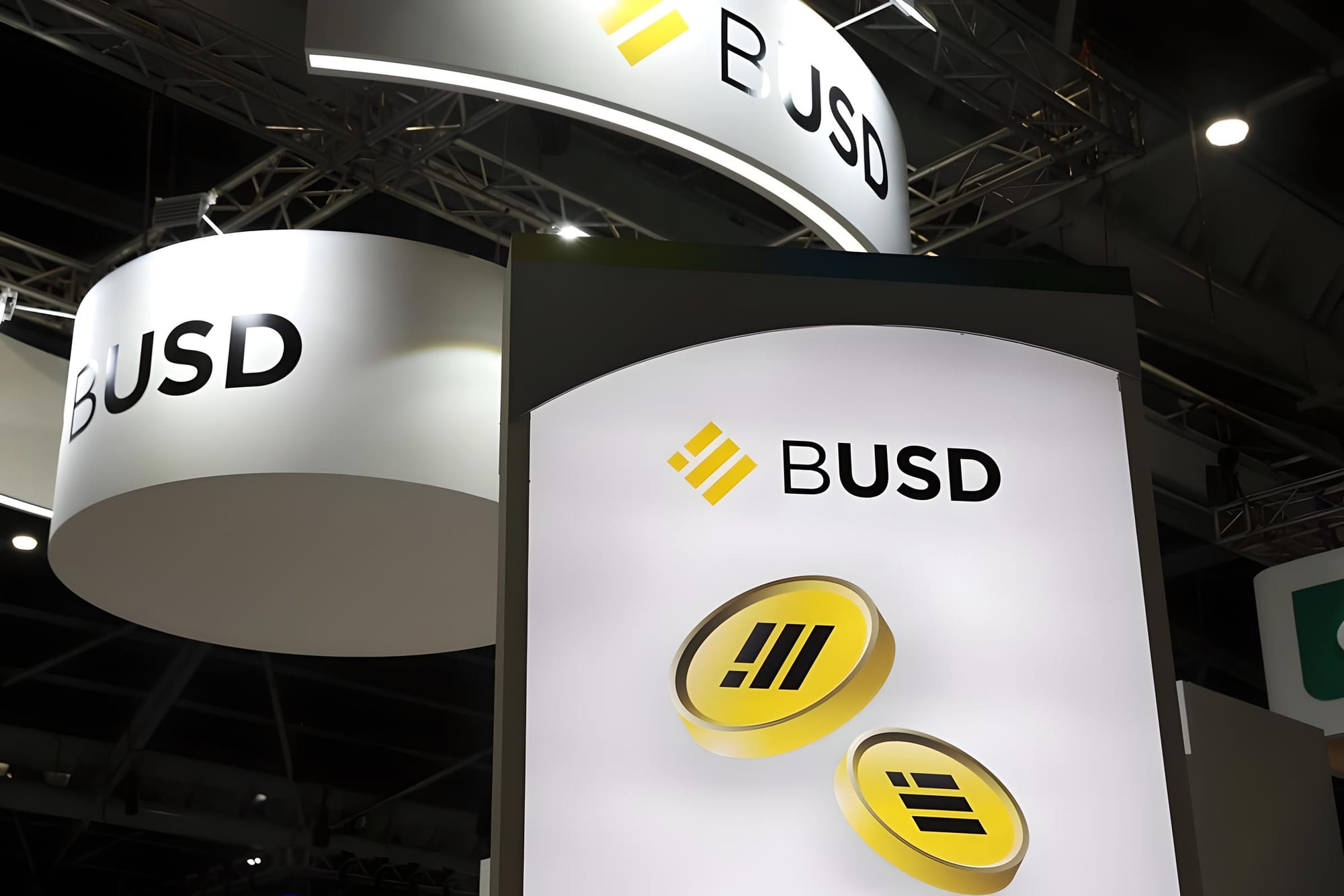 BUSD Slightly Depegs as Binance Suspends USDC Withdrawals Due to Liquidity Crunch