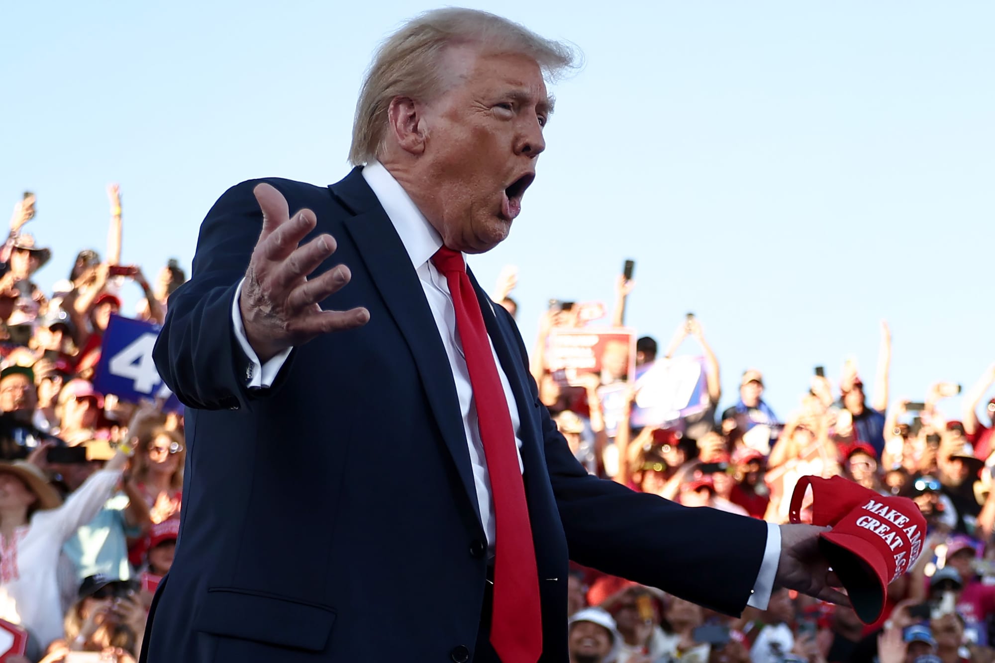 Trump Triggers Global Repricing Wave: USD in Free Fall, Gold Hits All-Time High, Bitcoin Stages Strong Comeback