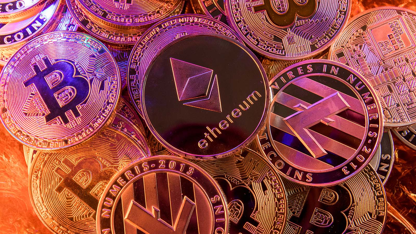 Crypto News Roundup June 6: Alex Protocol Hacked for $8.3M, Spot ETH ETFs Pull in Strong Inflows, Political Clash Over CLARITY Act, and Trump's Crypto Ties