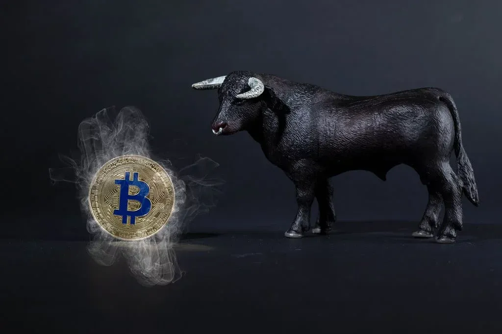 Bitcoin: Bulls Keep Buying the Dip, But Can They Hold $112,000?