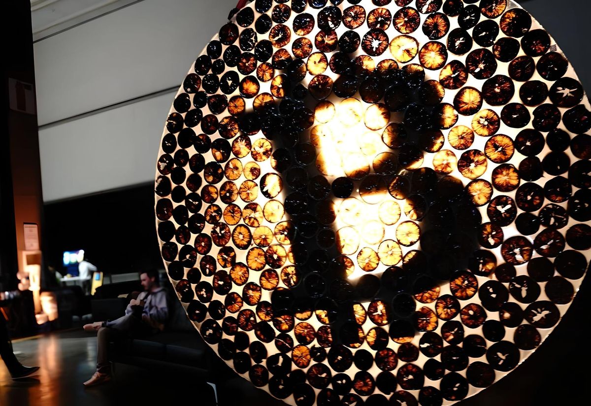 Standard Chartered Predicts Bitcoin to Reach $100,000 by 2024