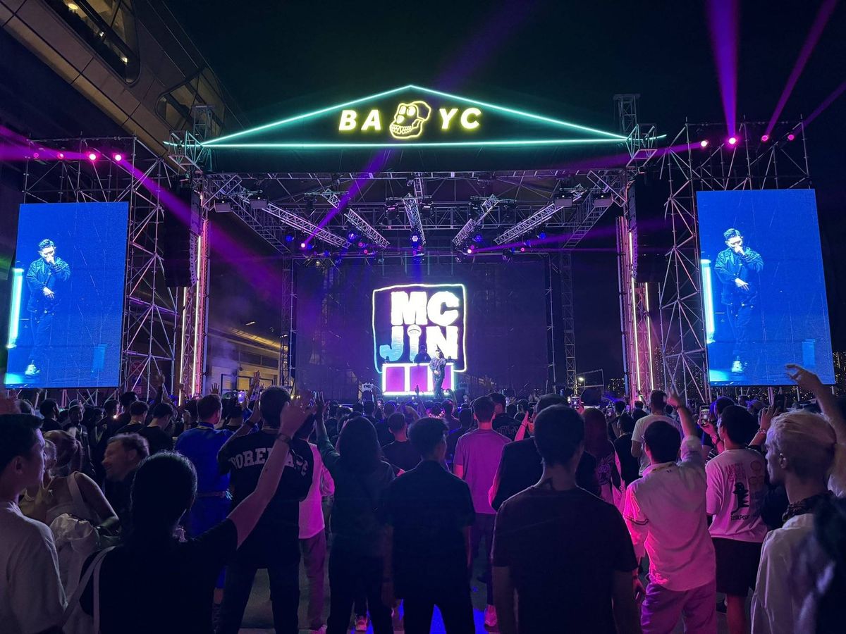 Many BAYC NFT Investors Face Eye Issues After Yuga Labs' Event