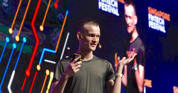 Ethereum rơi xuống dưới 1.500 USD — Vitalik Buterin điềm tĩnh: “Tôi không xem giá”