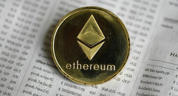 ETF hút vốn kỷ lục, Ethereum dẫn đầu đợt tăng giá cuối tuần, vượt trội Bitcoin