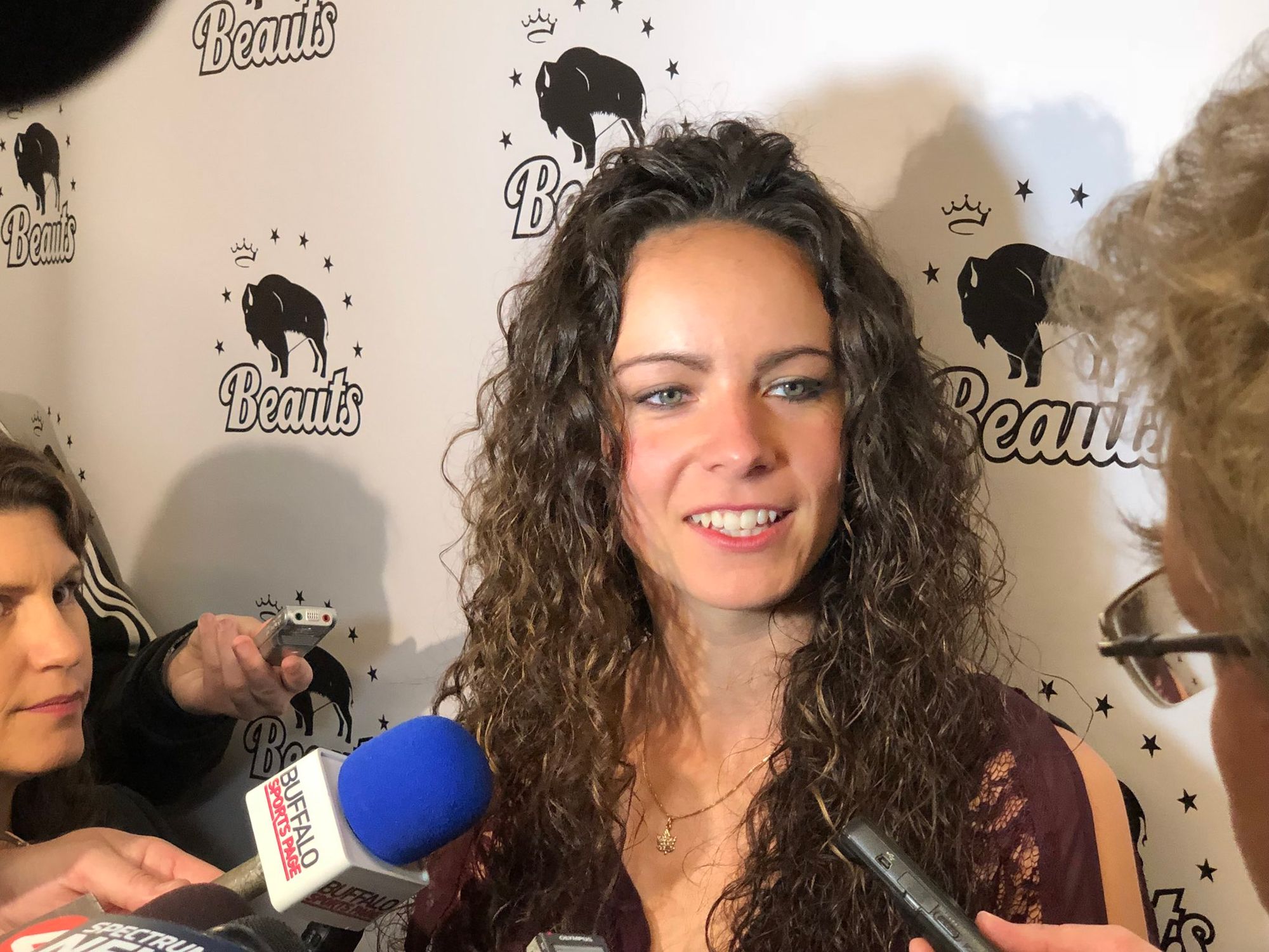 Szabados Signs with Beauts, NWHL