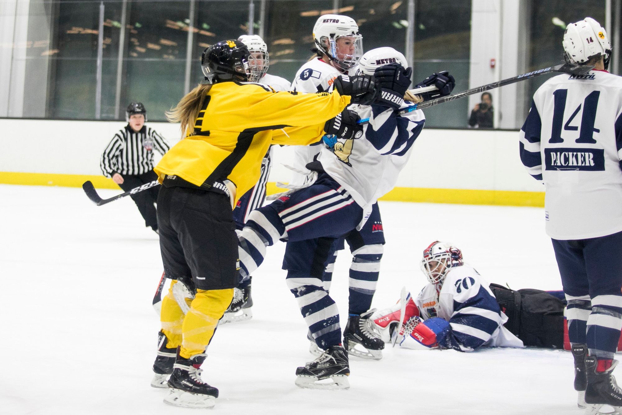 NWHL: Riveters Split Weekend