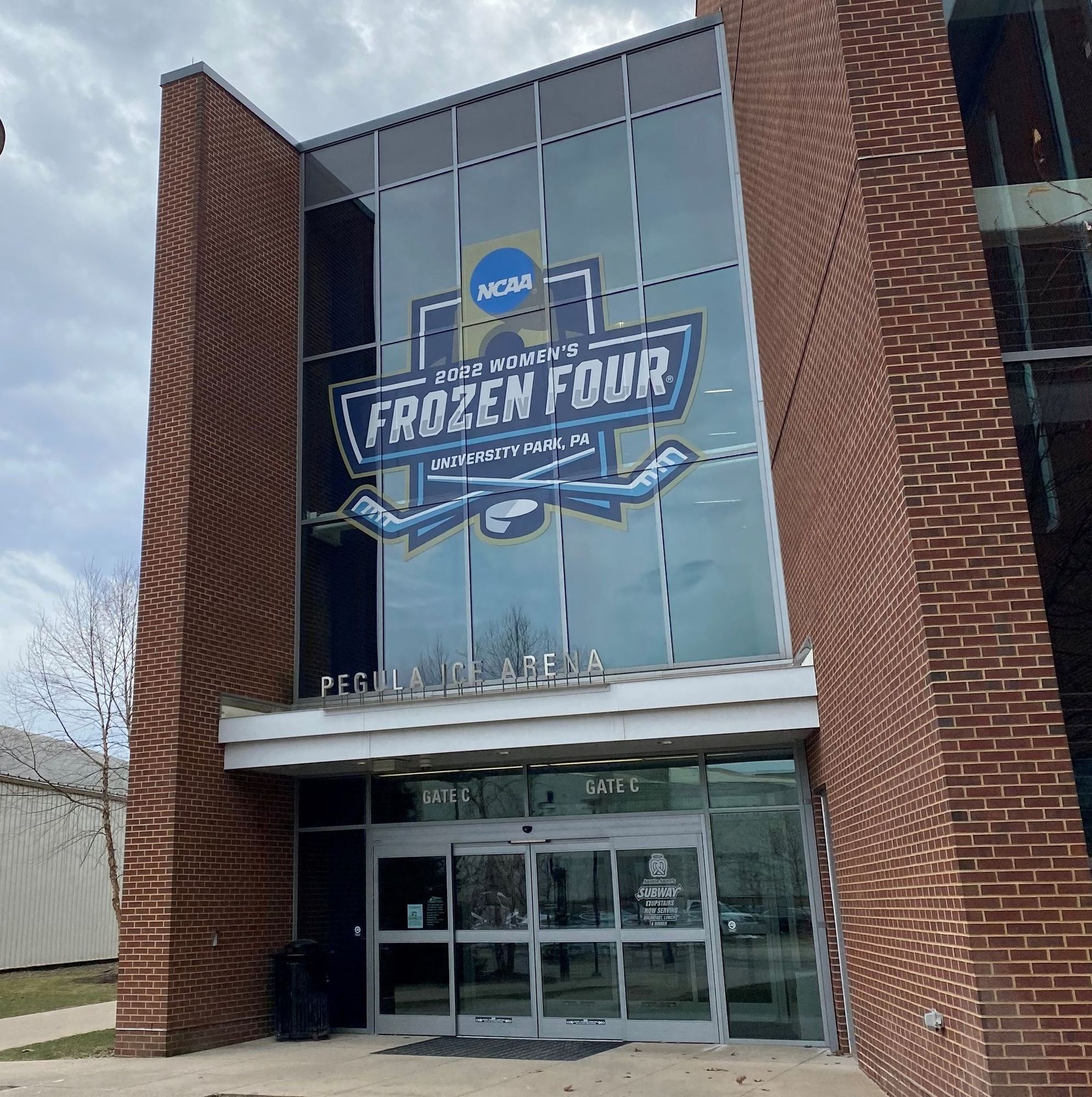 NCAA Women's Hockey: What to Watch (2022 NCAA Frozen Four - Semifinals)