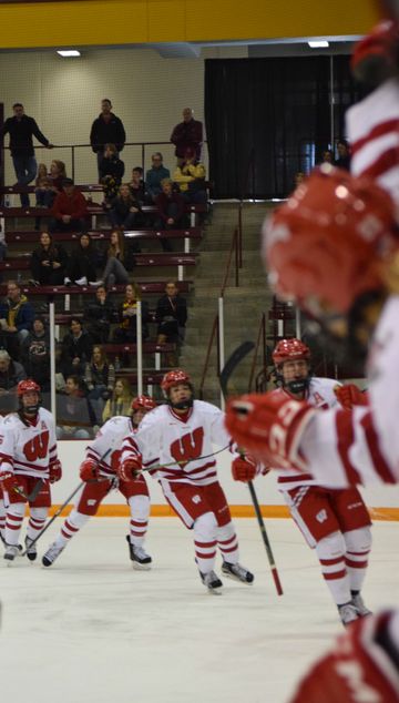 Photoset: WCHA Final Faceoff Championship Game - Wisconsin 1, Minnesota 0