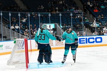 Last Stop: Minnesota 2, New York 5