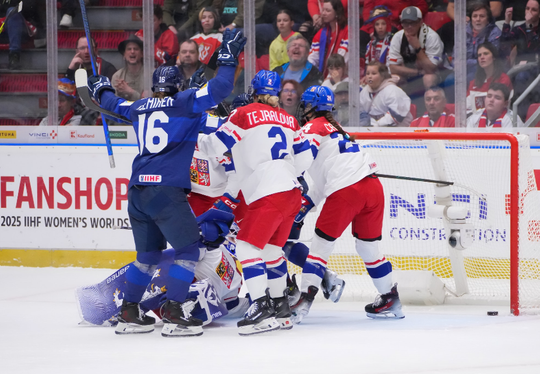 2025 IIHF Women's World Championship: Day 4