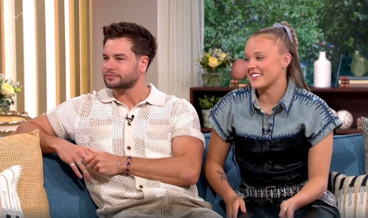 JoJo Siwa Reveals Pressure to Identify as Lesbian at 17