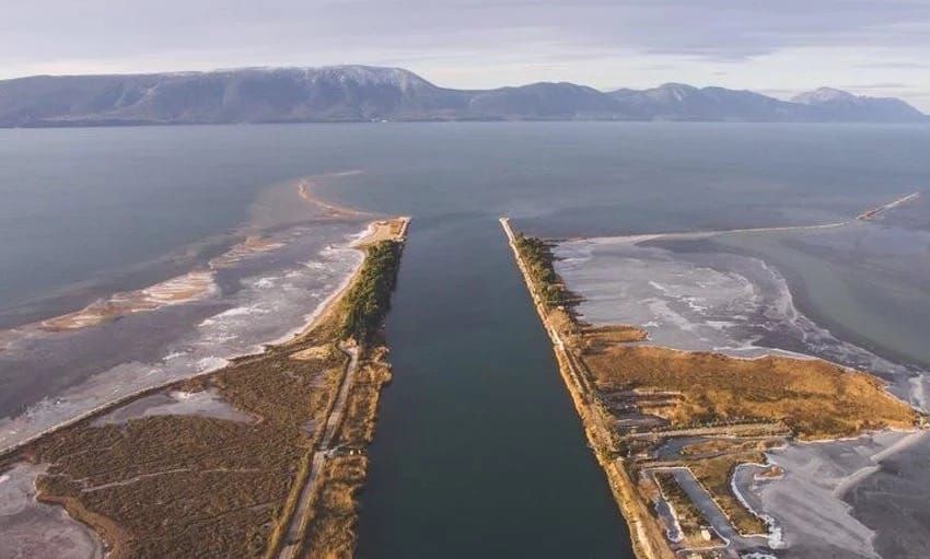 Ice Reclaims Adriatic Shores: Gulf of Trieste Witness to Rare Natural Spectacle After 25 Years post image