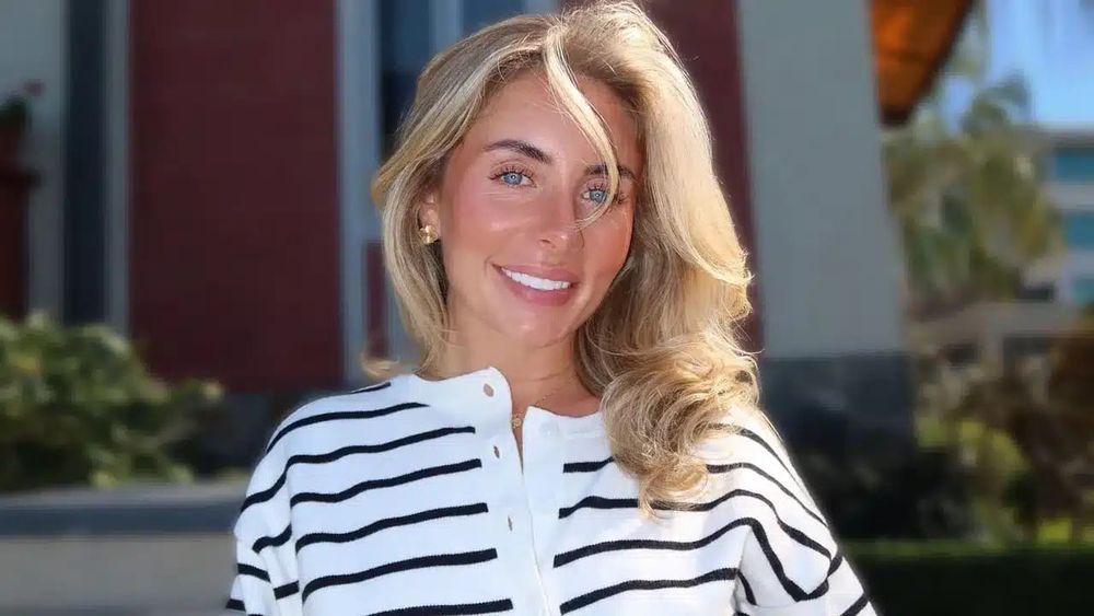 OnlyFans Star Bonnie Blue Plans Public Sex Stunt with 2,000 Men in London Glass Box post image