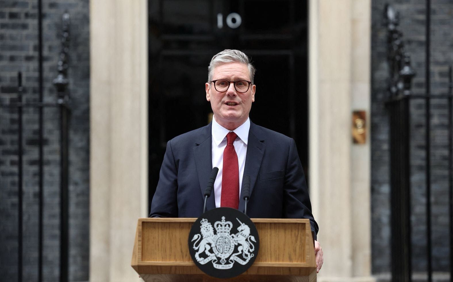 UK Government to Ban Under-16s from Social Media, Starmer Announces post image