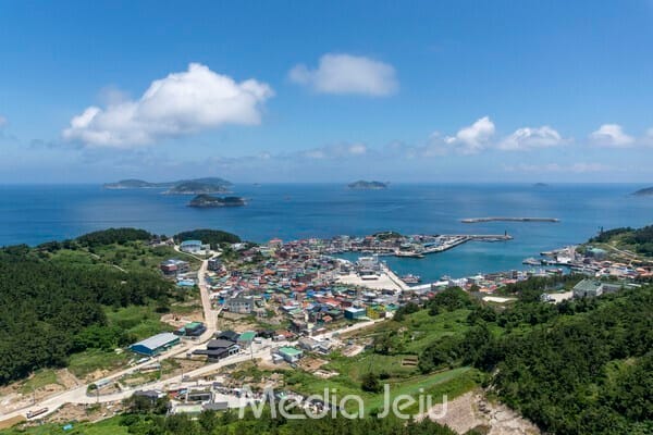 Aerial view of Chuza Island. /Photo=Media Jeju