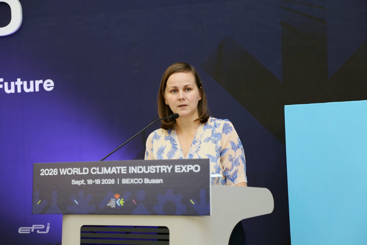 Mira Rosten, COP Korea's senior engineering manager, emphasized collaboration with construction contractors.