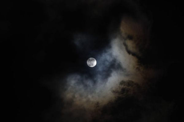 “...I can now see the moon” — Mizuta Masahide