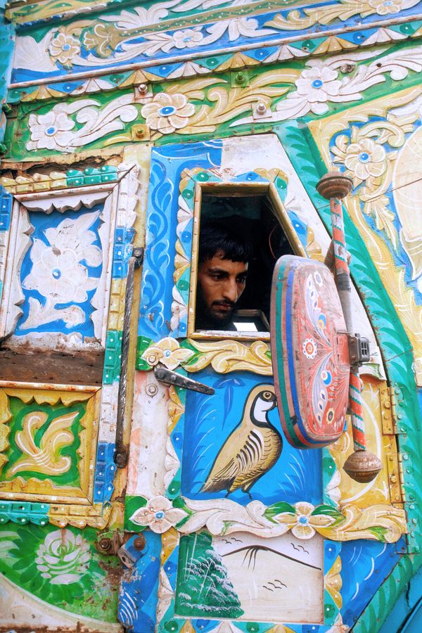 Hendry Tan: Delaying Calamity, an Exploration of Dissonance and the Attempts to Co-Exist