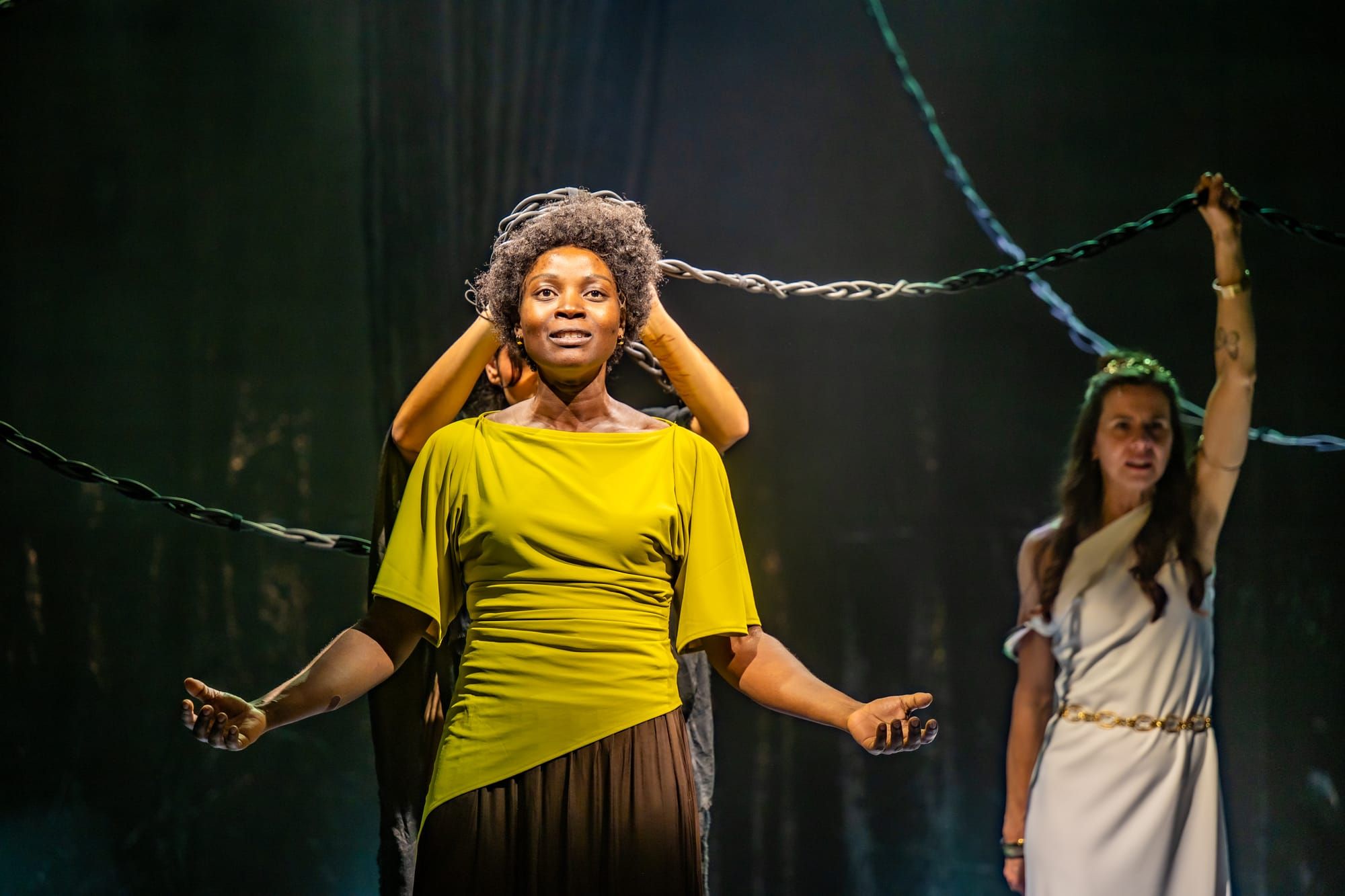 Reviews: Medusa, Síofra, The Outsiders, Luzia and 10 Days in a Madhouse