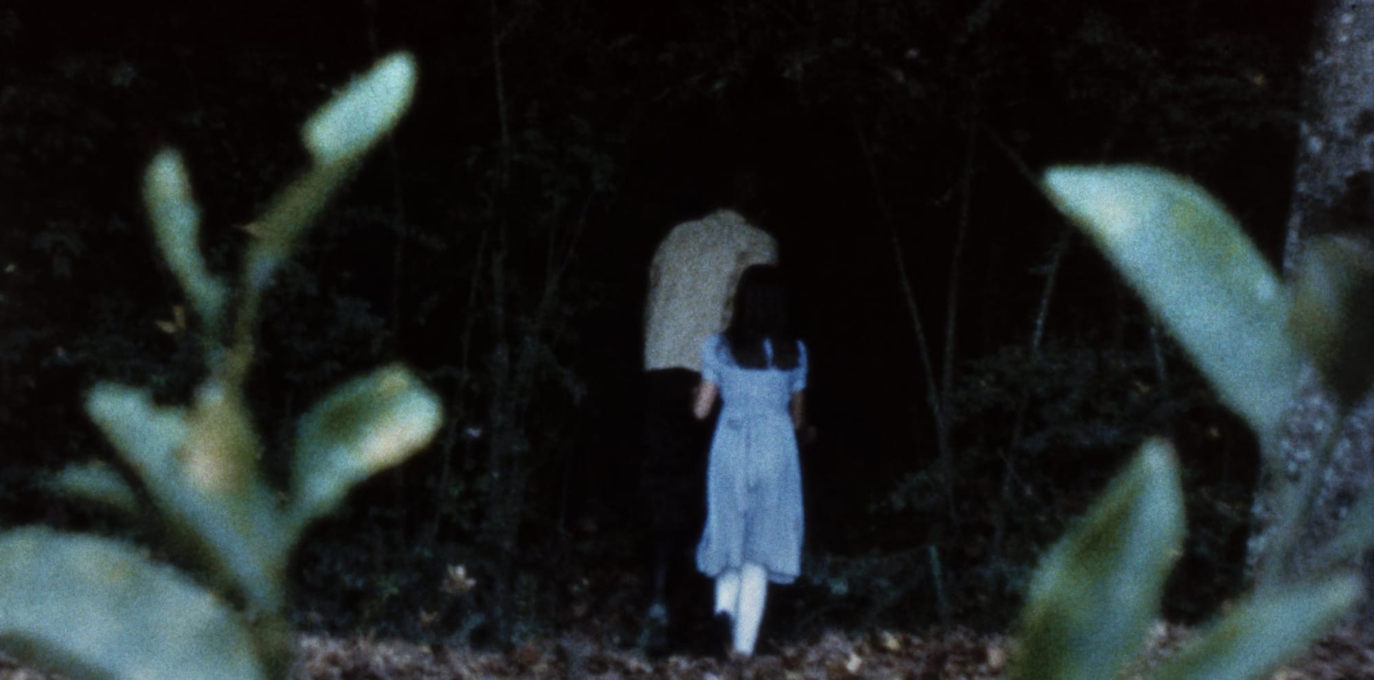 Film still from Something Scary (Eso que asusta)