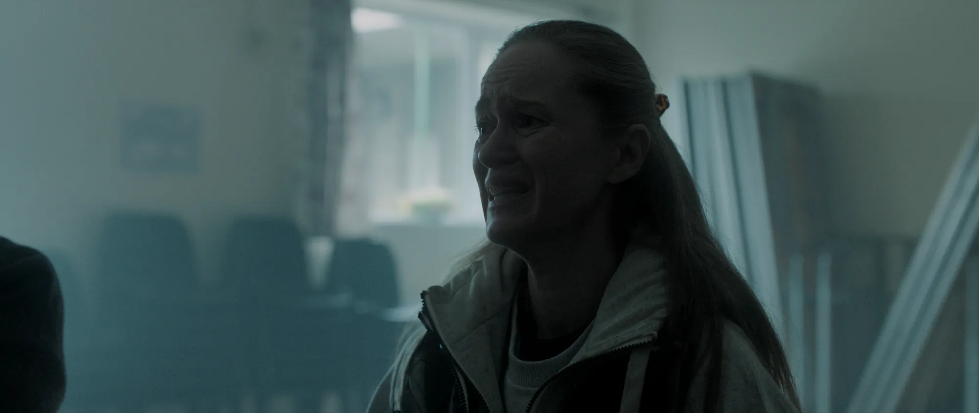"Tor Lewa" Turns Addiction Into a Wolf at the Door