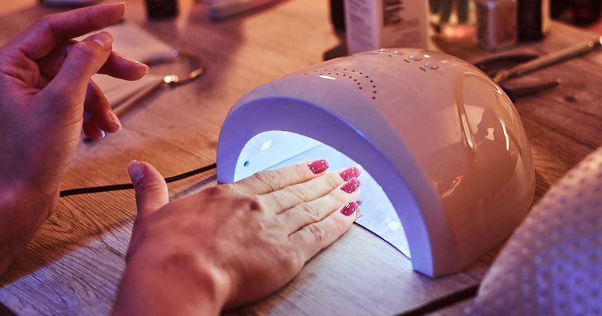 Los científicos advierten que los dispositivos de secado de uñas UV dañan el ADN