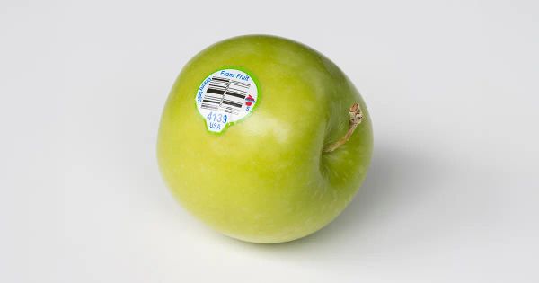 Le sorprenderá saber para qué sirven las etiquetas en las frutas y verduras