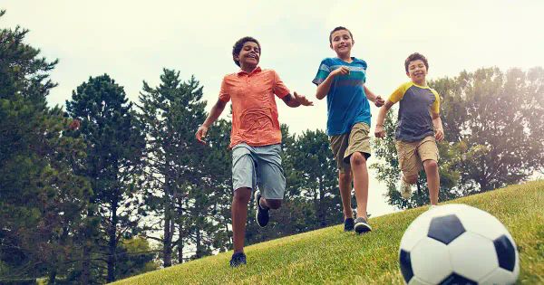 El poderoso secreto que transforma el movimiento infantil en confianza para toda la vida