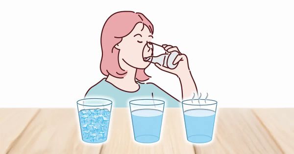 Este error que comete diariamente con su agua afecta su digestión, energía y circulación