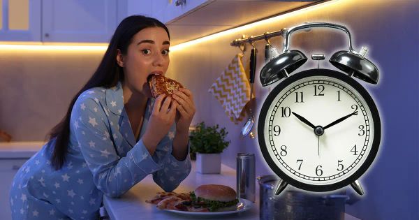 Este hábito nocturno dispara su azúcar y pone a su cuerpo en modo "almacenar grasa"