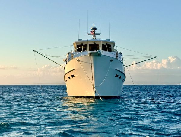 Glowings, Gales & Glazed Ribs: More Chaotic Cruising - Vieques & Culebra