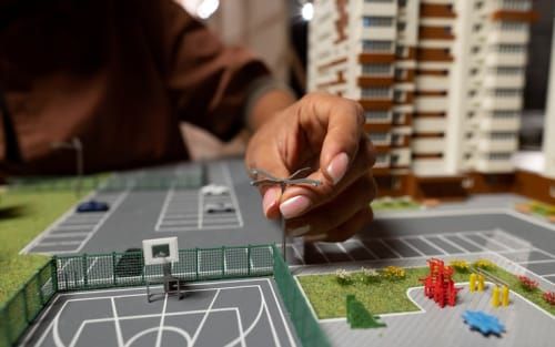 Commission Structures After Settlement Evolved in Local Areas