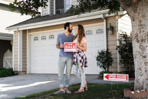 Homes for Sale Near Me: Buyers Prioritize Walkable Neighborhoods