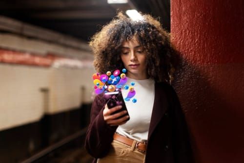 How Local Agents Use Social Media to Attract Buyers