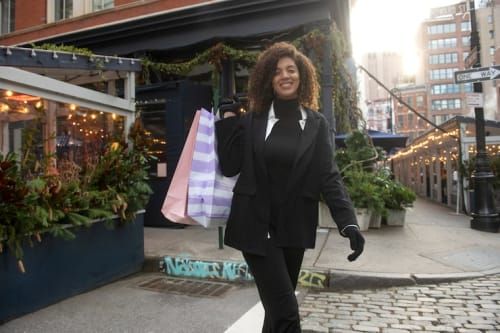 Strategies for Independent Sellers in Urban Environments