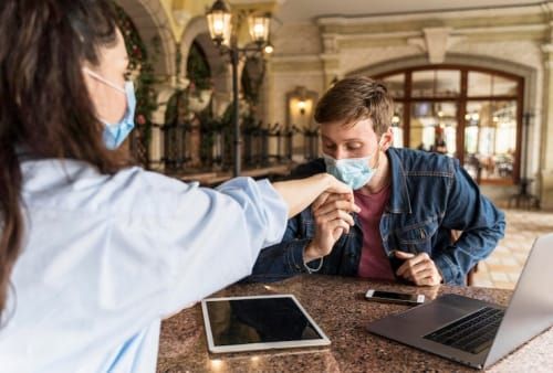 Local Experts Warned of Risks in Transactions Without Assistance