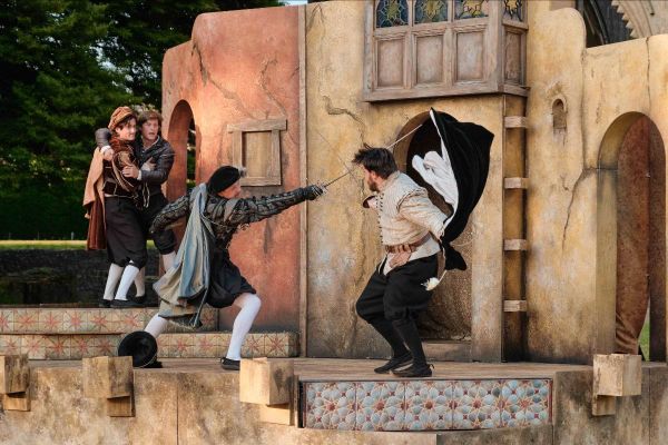 Melbourne Hall Gardens to stage open air Shakespeare production this summer