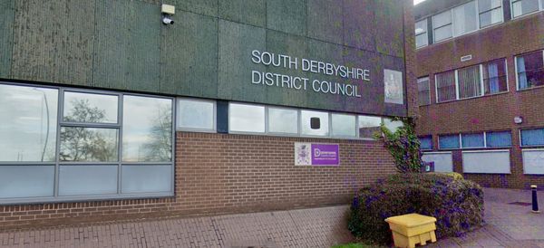 South Derbyshire council is given prestigious prize for its 'high quality' customer service