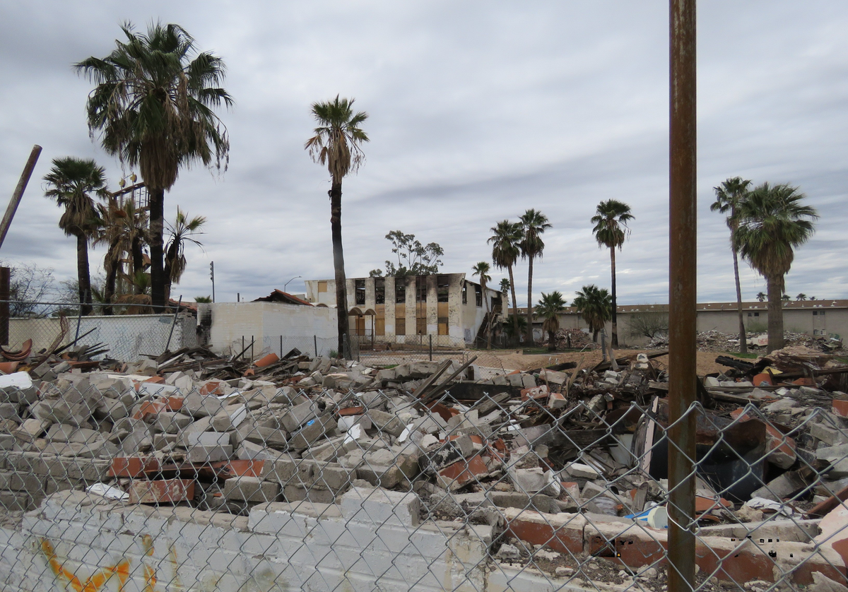 Condado Pima comprará un motel con problemas, Sur Tucson