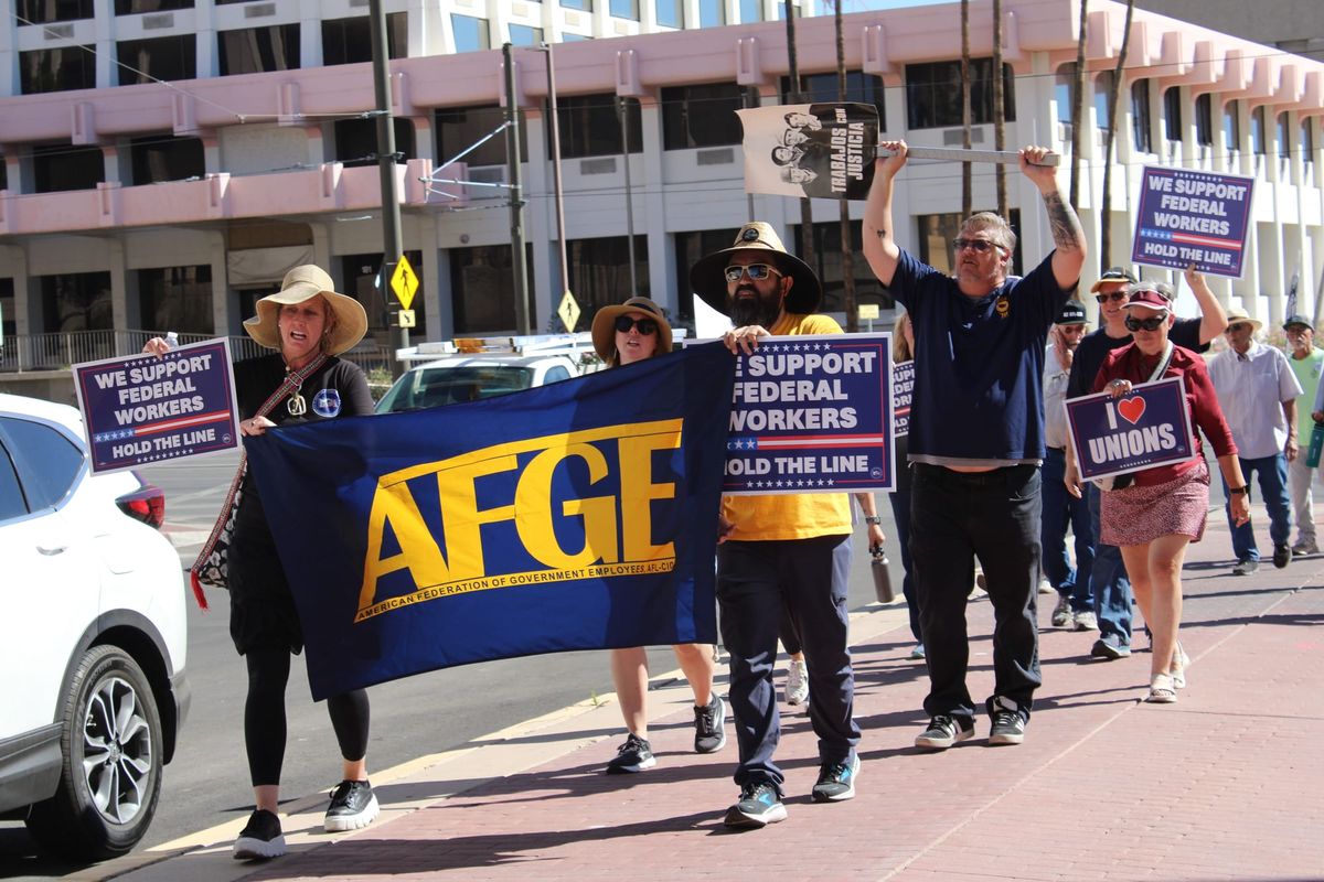 Federal workers, leaders rally amid government shutdown