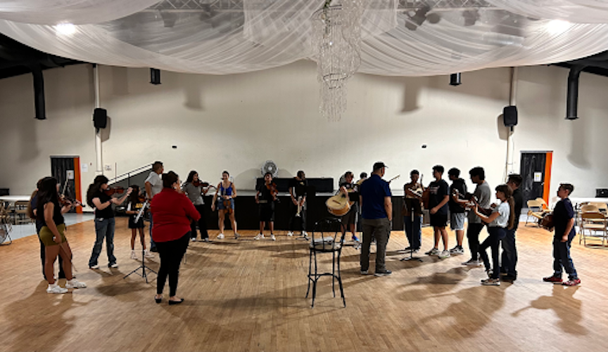 Grupo juvenil de mariachis ingresa al Museo de Músicos